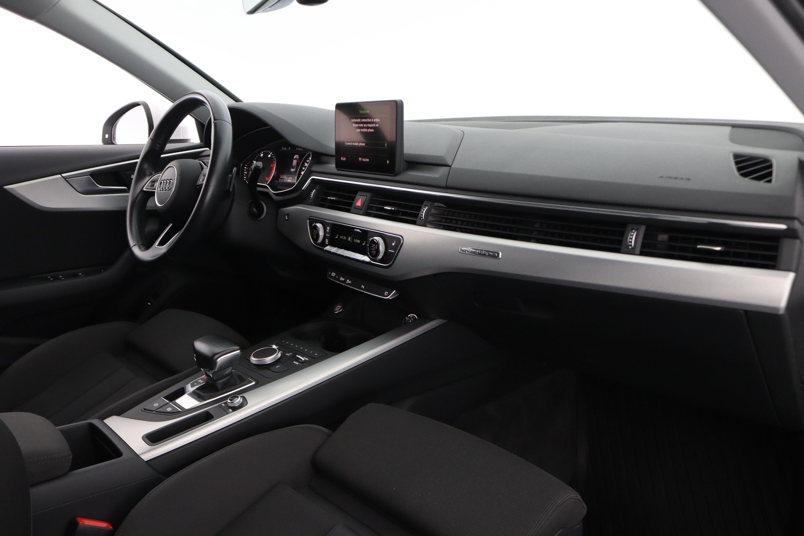 Audi A4 2016, photo 7/31