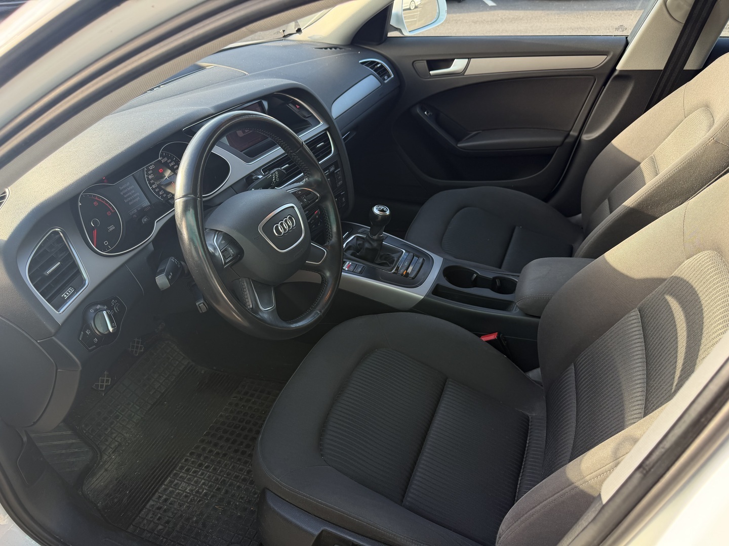 Audi A4 Avant Business 2,0 TDI 88 kW 2013, kuva 3/7