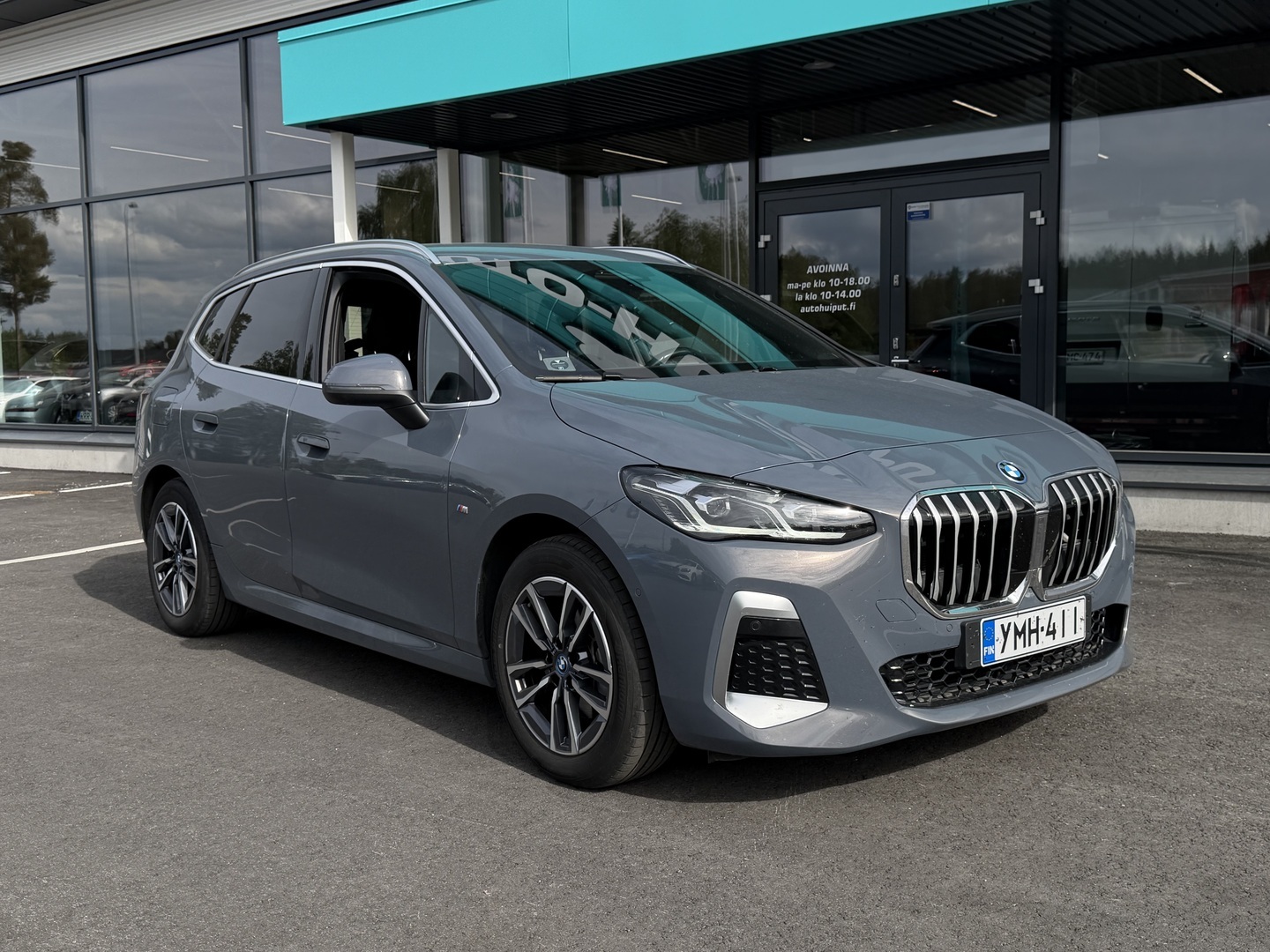 Auto BMW 225