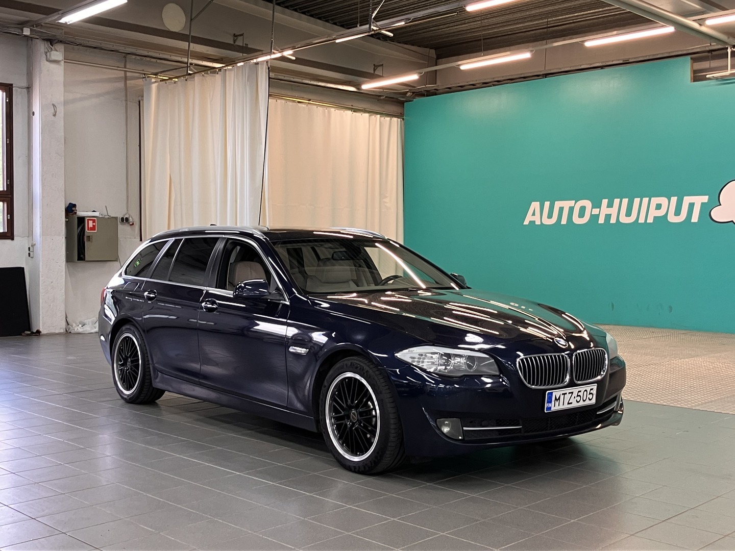 BMW - 520