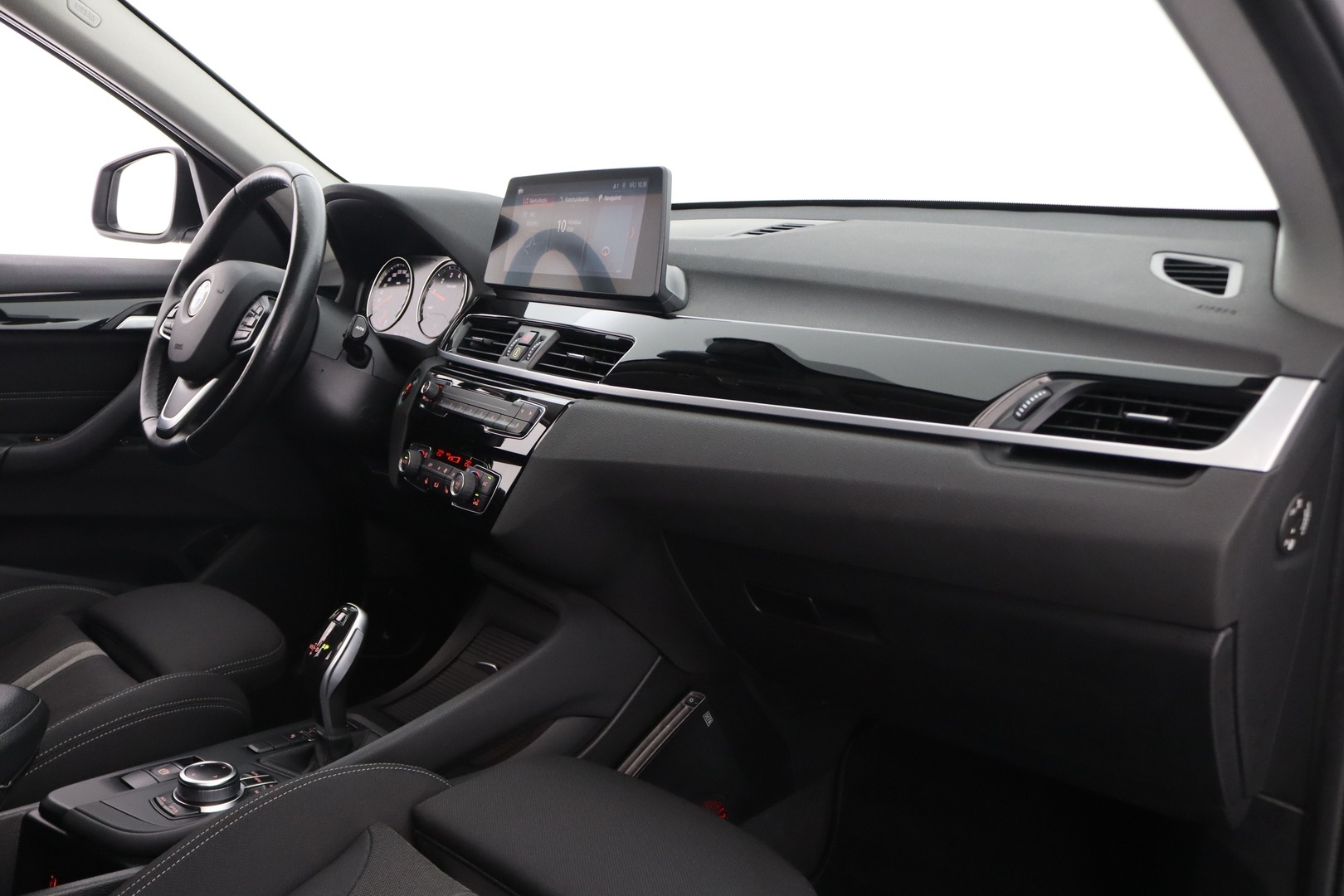 BMW X1 F48 sDrive18i A Business 2020, photo 7/33