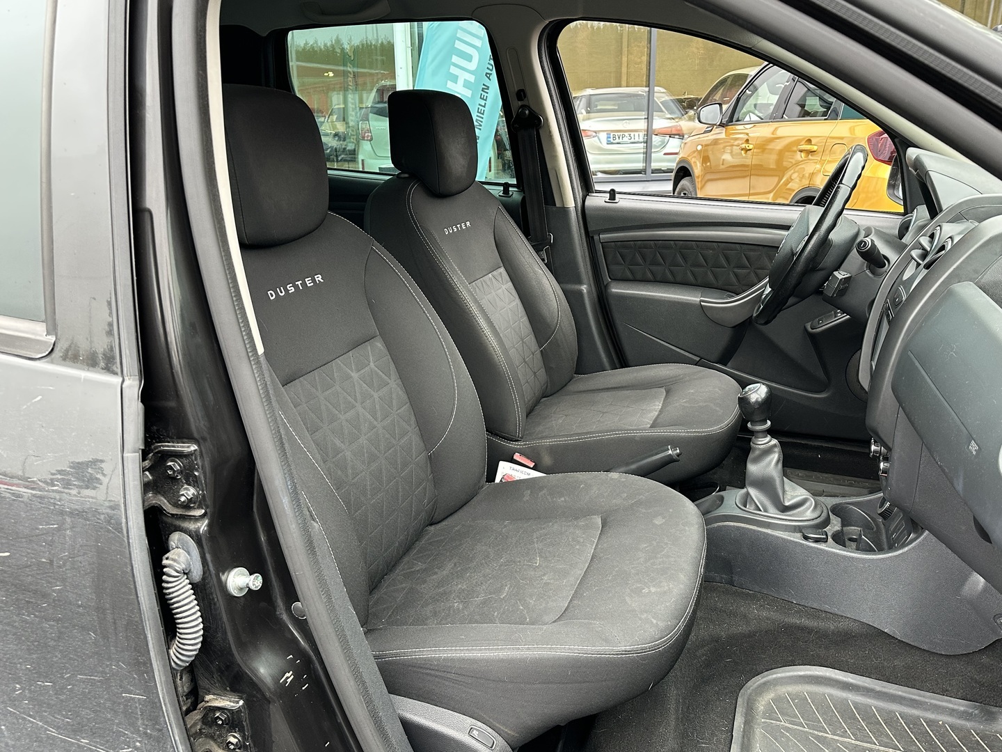 Dacia Duster dCi 110 4x4 Laureate 2015, bild 5/11