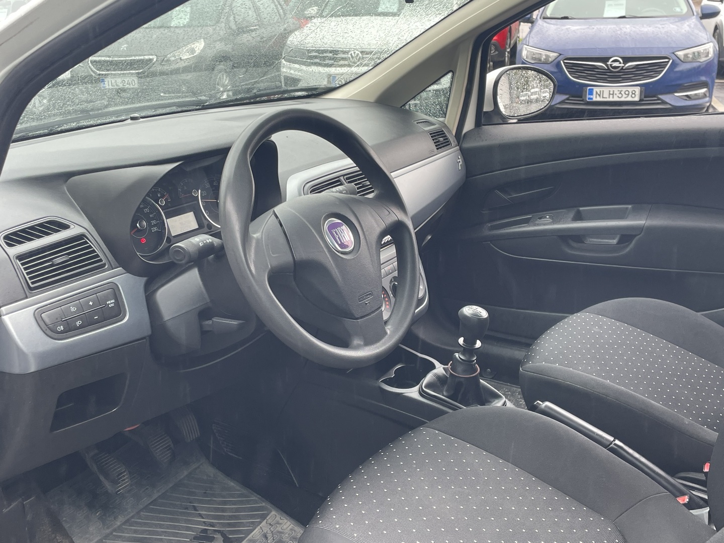 Fiat Grande Punto 1,2 65 Active 3D 2008, kuva 6/7