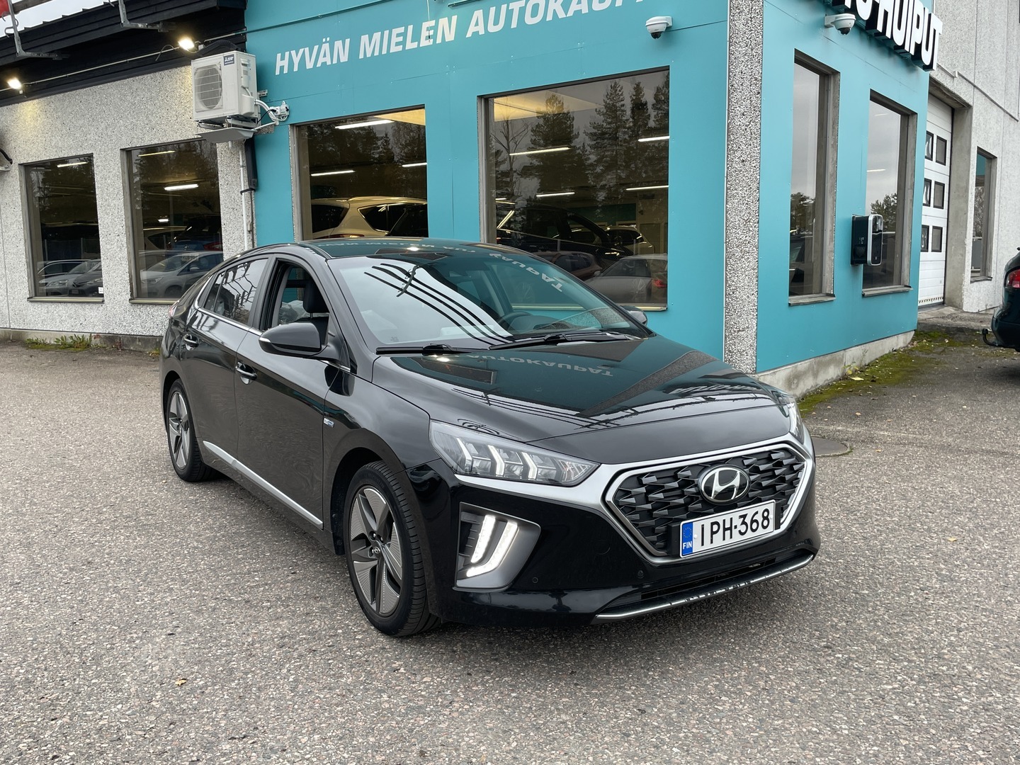 Hyundai - IONIQ hybrid