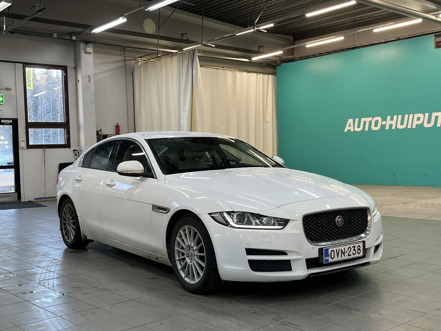 JAGUAR - XE