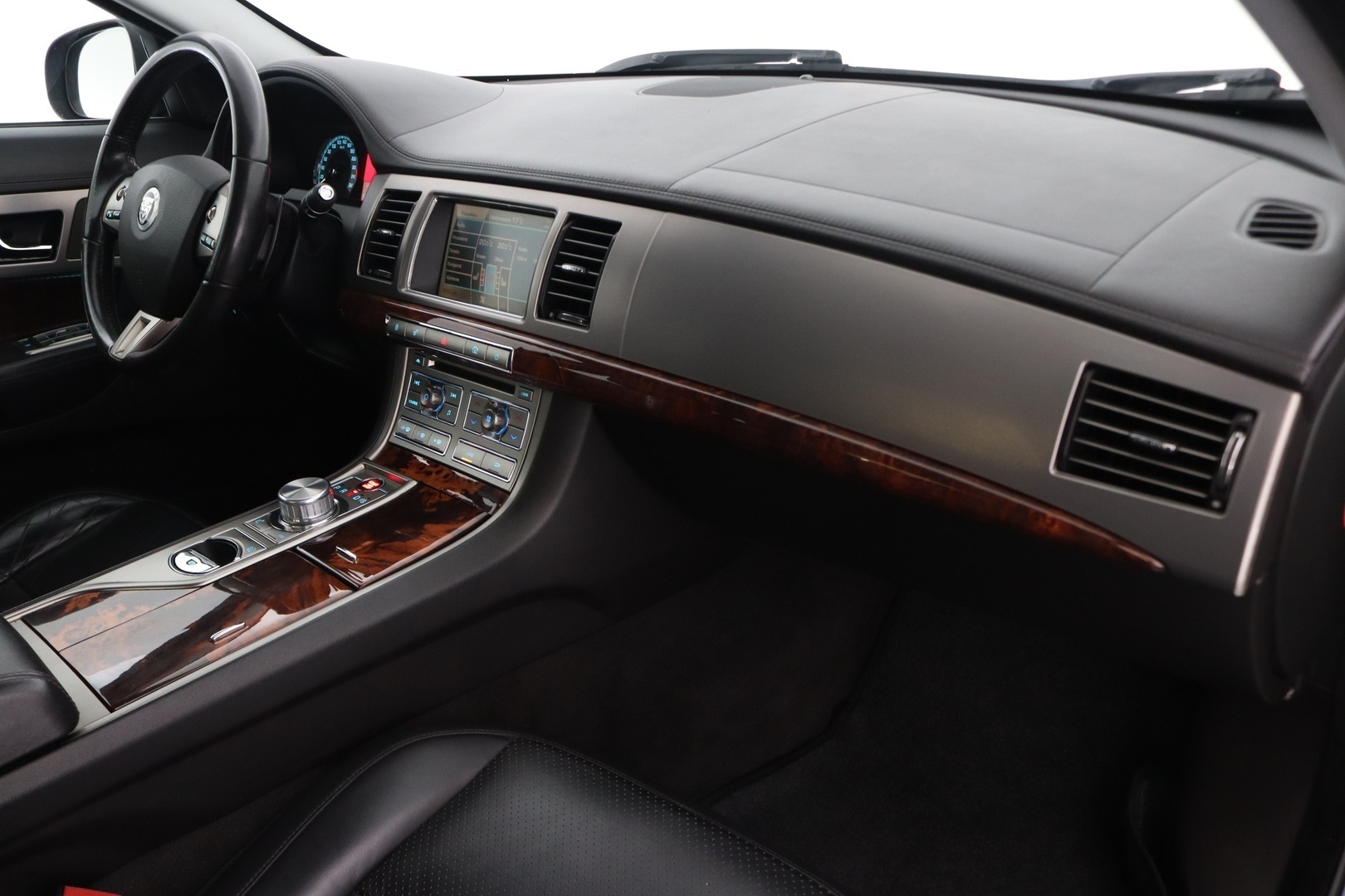 Jaguar XF 2,7D V6 Premium Luxury 2010, bild 7/27