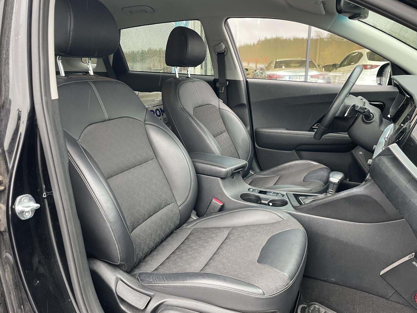 Kia Niro 1,6 GDI Hybrid Platinum DCT 2021, photo 5/16