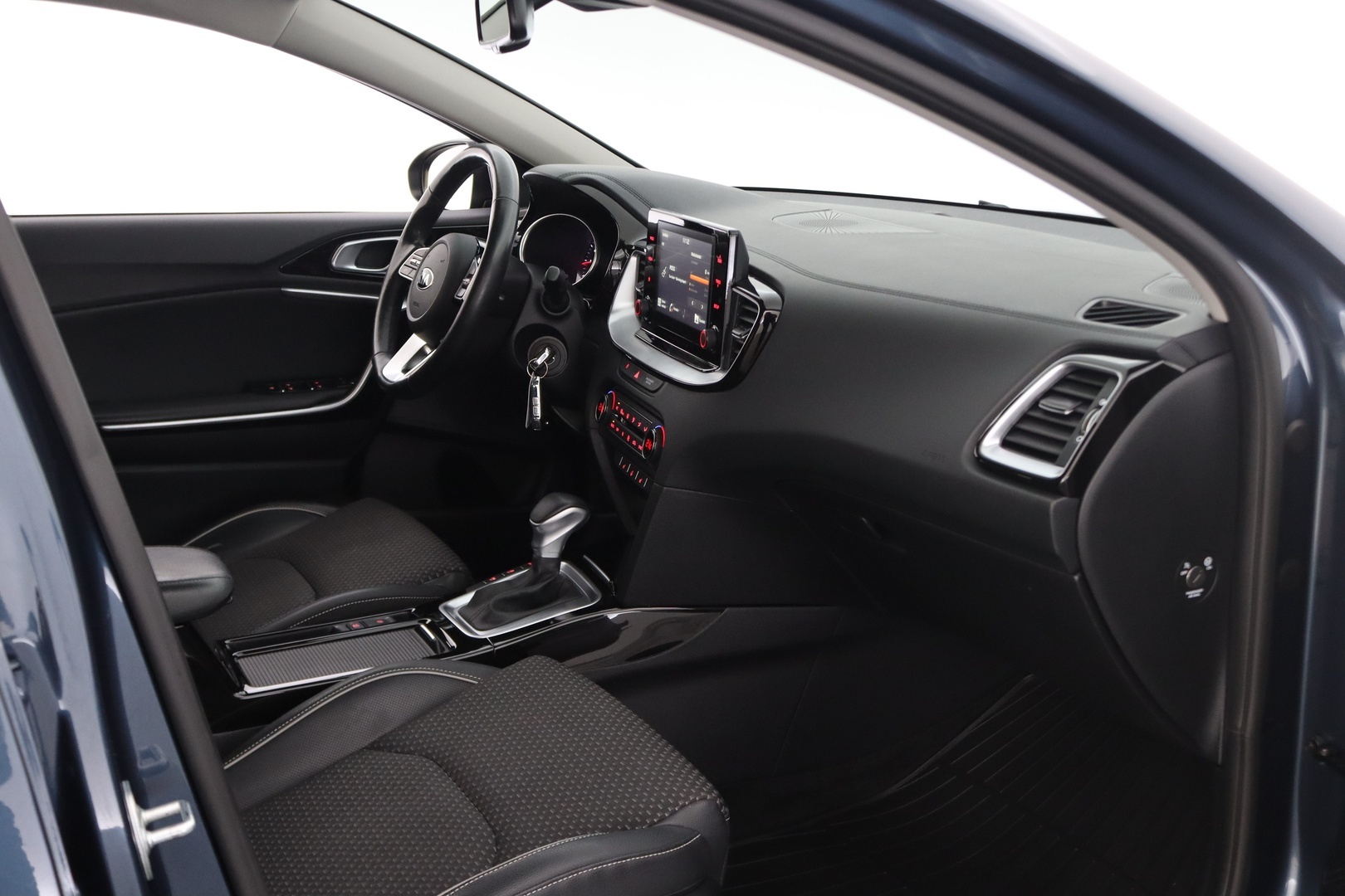 Kia Xceed 1,4 T-GDI ISG 140hv EX DCT AT 2020, kuva 7/26