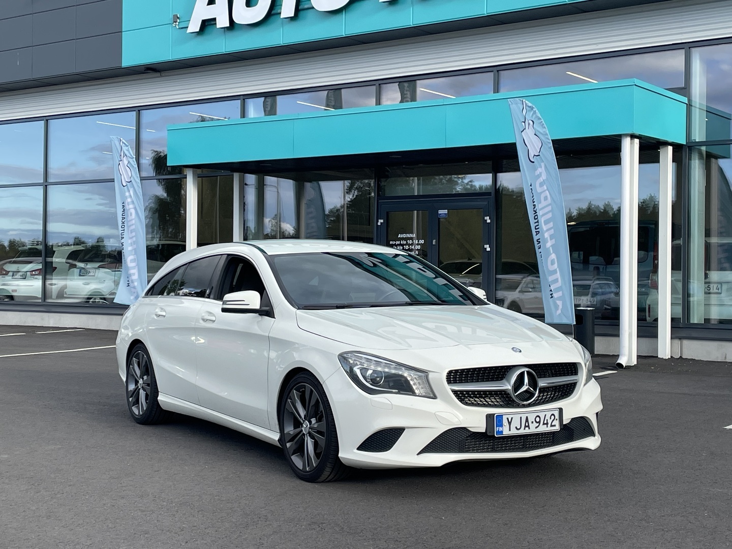 Auto Mercedes-Benz CLA