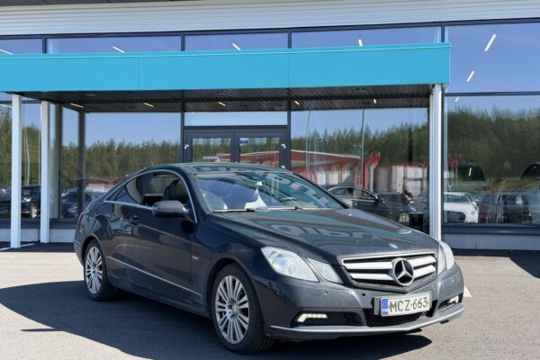 Mercedes-Benz - E