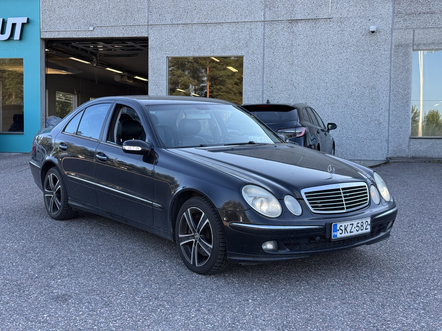 Mercedes-Benz - E