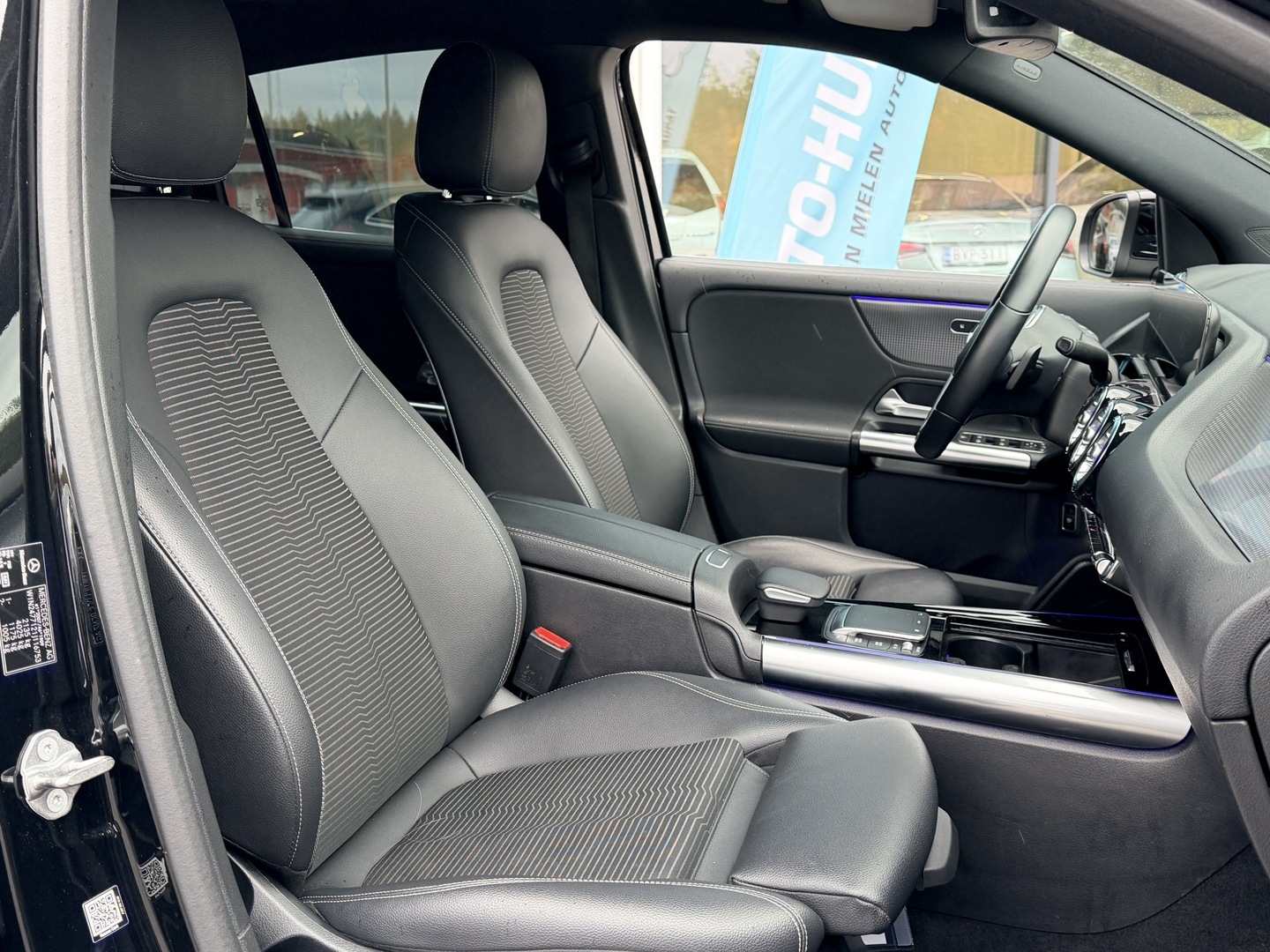 Mercedes-Benz GLA 200 d A Business 2020, bild 4/8