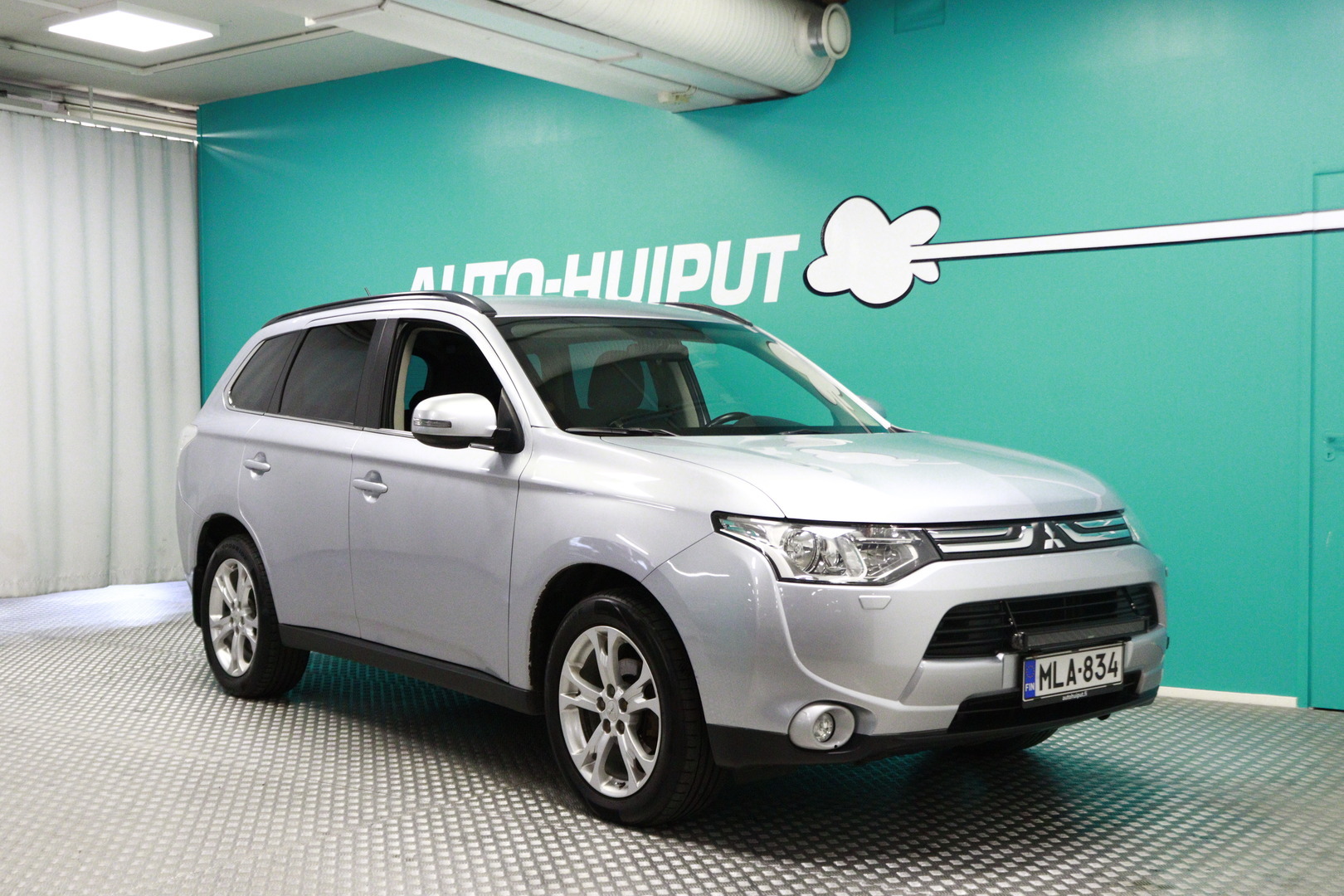 Mitsubishi - Outlander