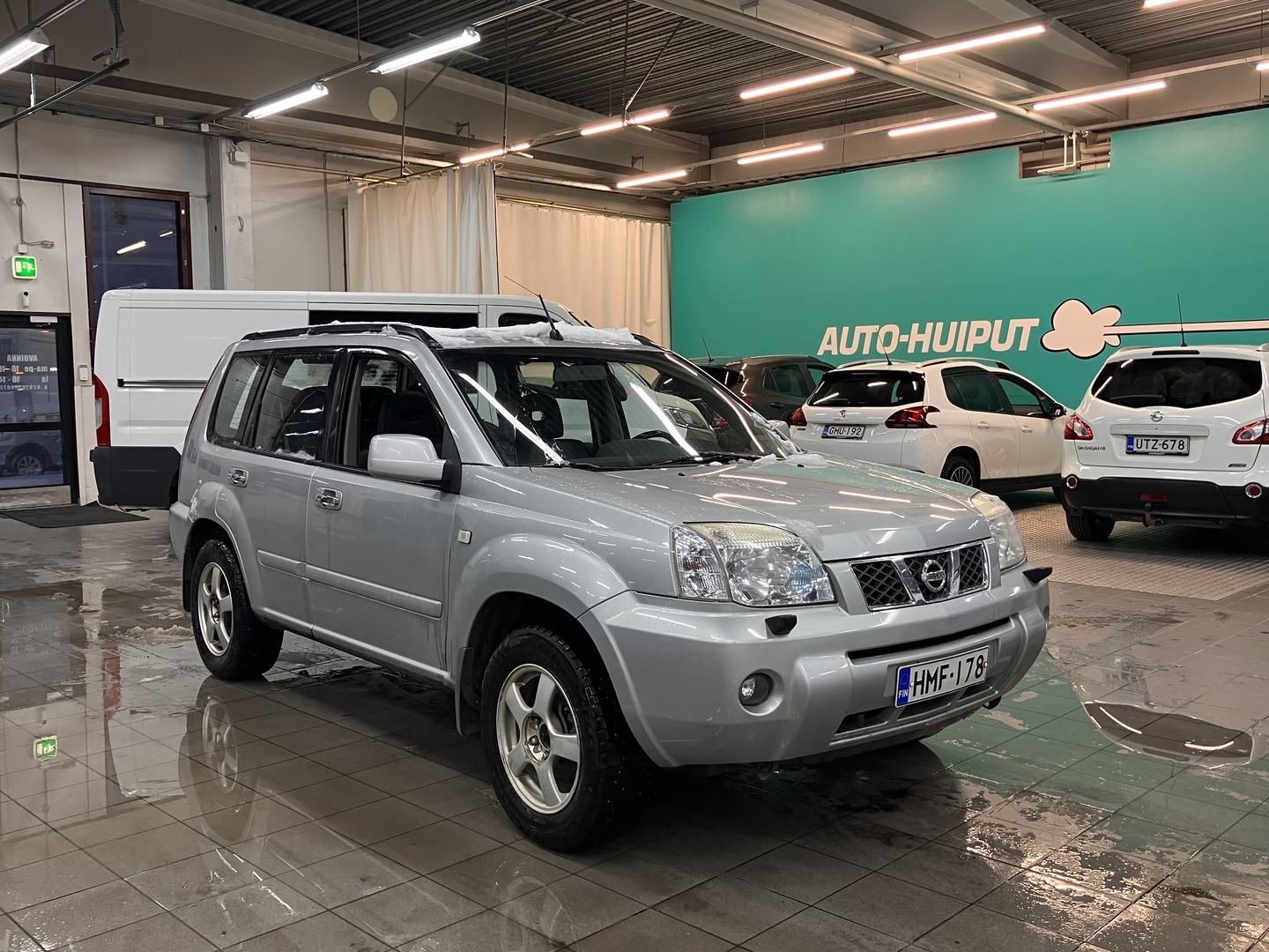 Nissan - X-TRAIL