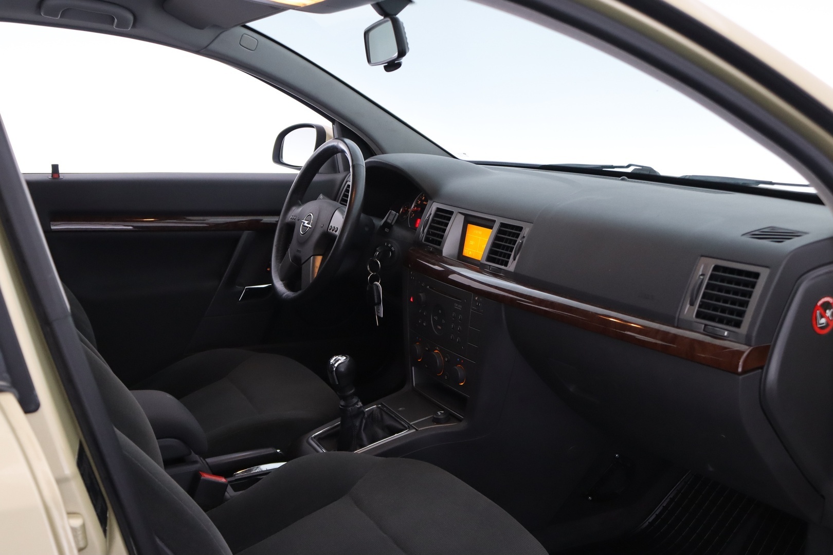 Opel Vectra Wagon 2,2 Direct Comfort 2005, kuva 7/22