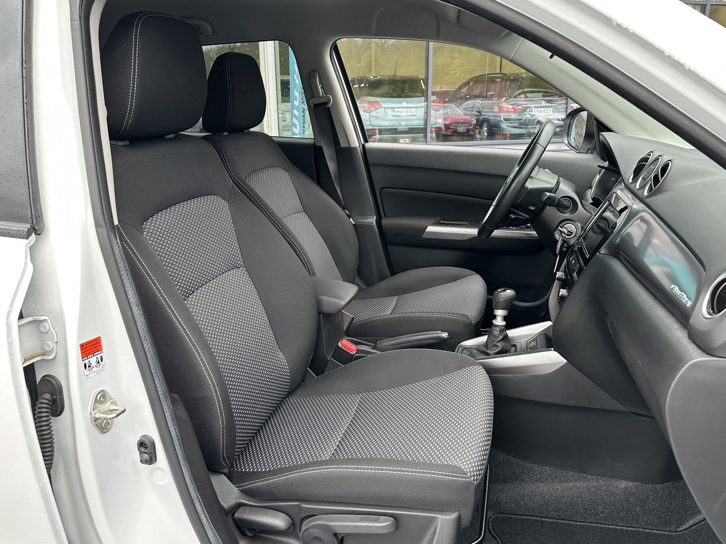 Suzuki Vitara 140 BOOSTERJET 4WD GL+ 6MT 2019, kuva 5/13