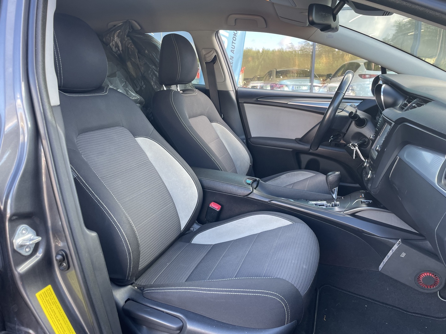 Toyota Avensis 2017, bild 4/11