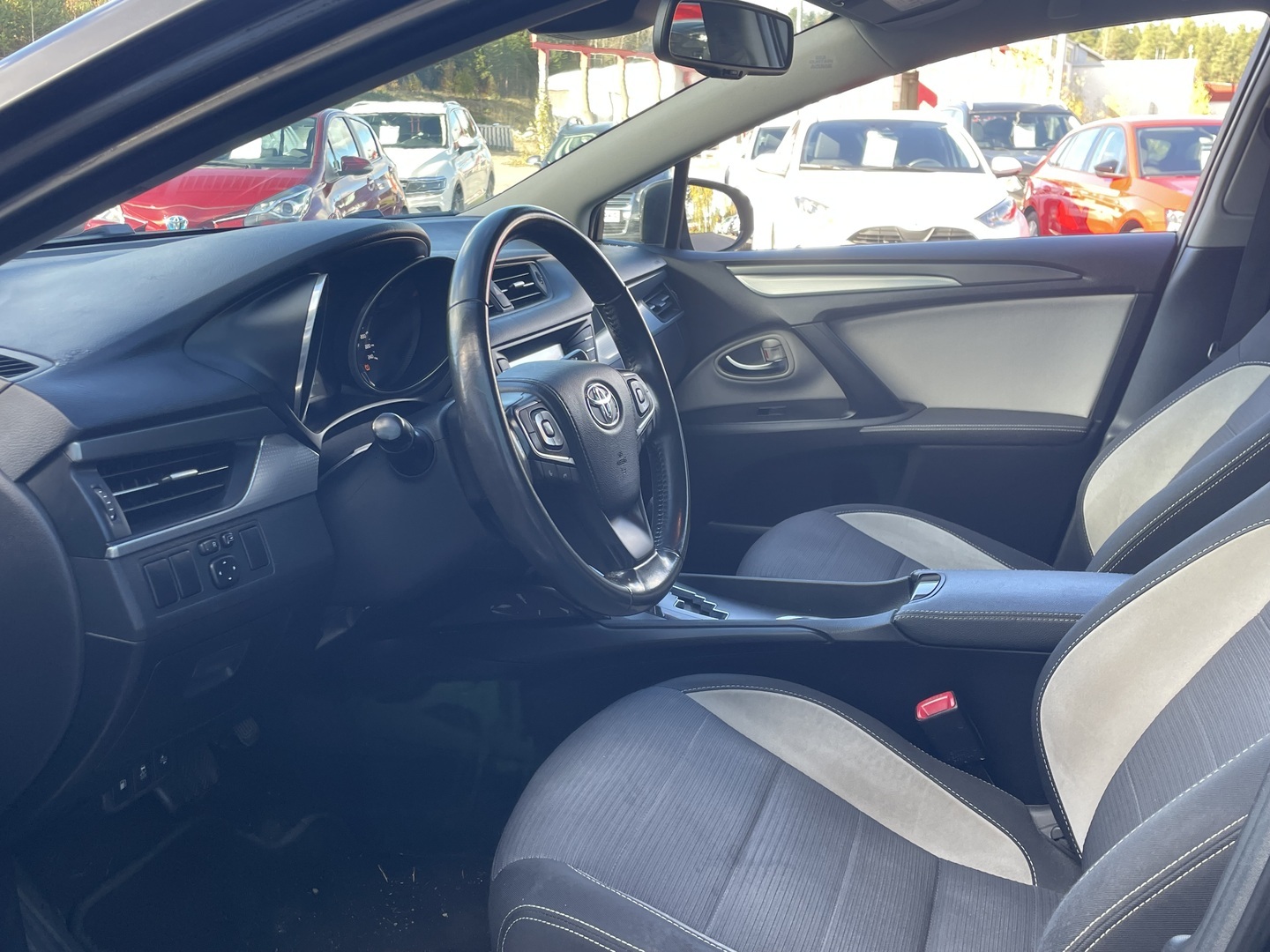 Toyota Avensis 2017, bild 5/11