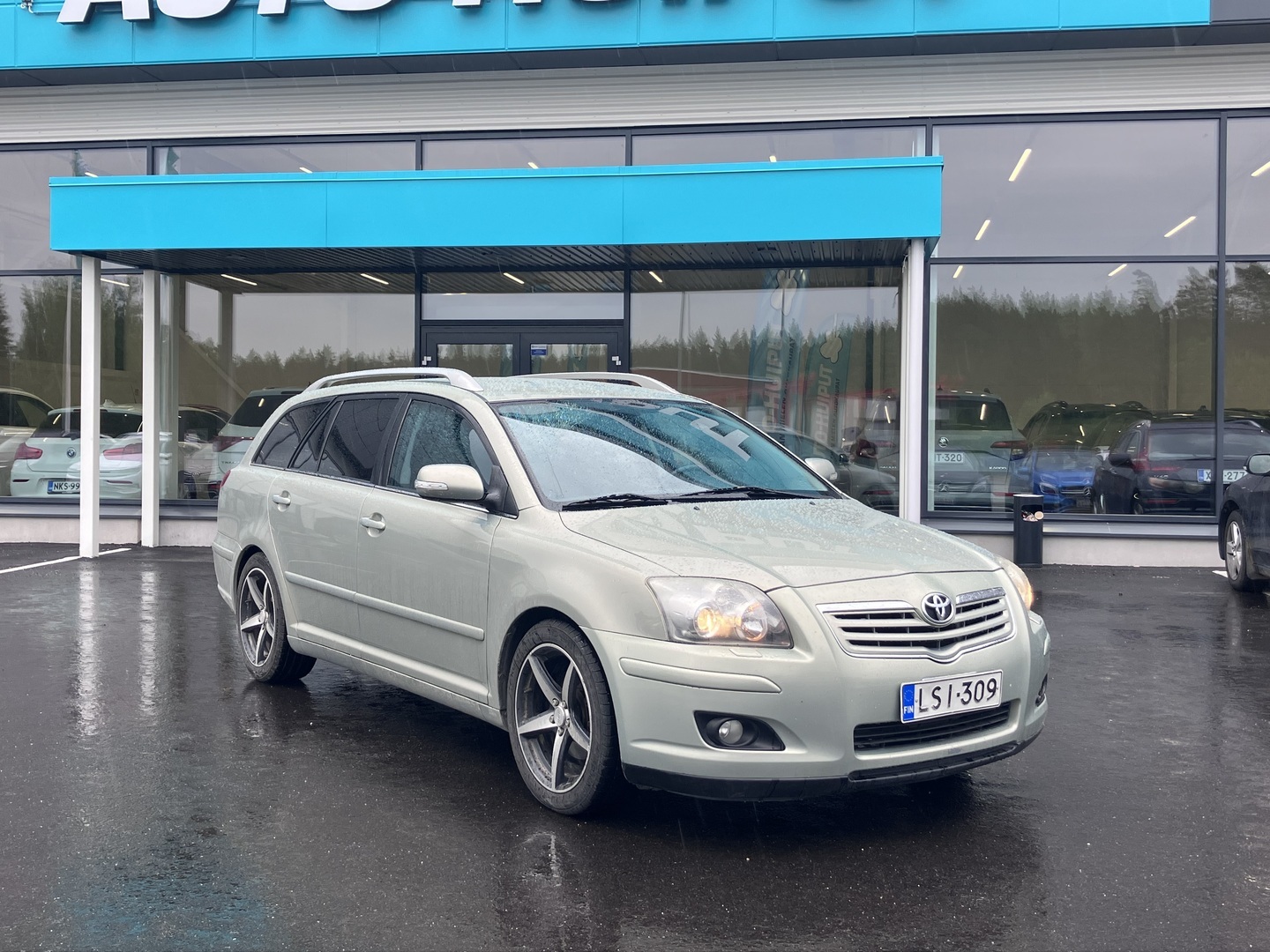 Auto Toyota Avensis