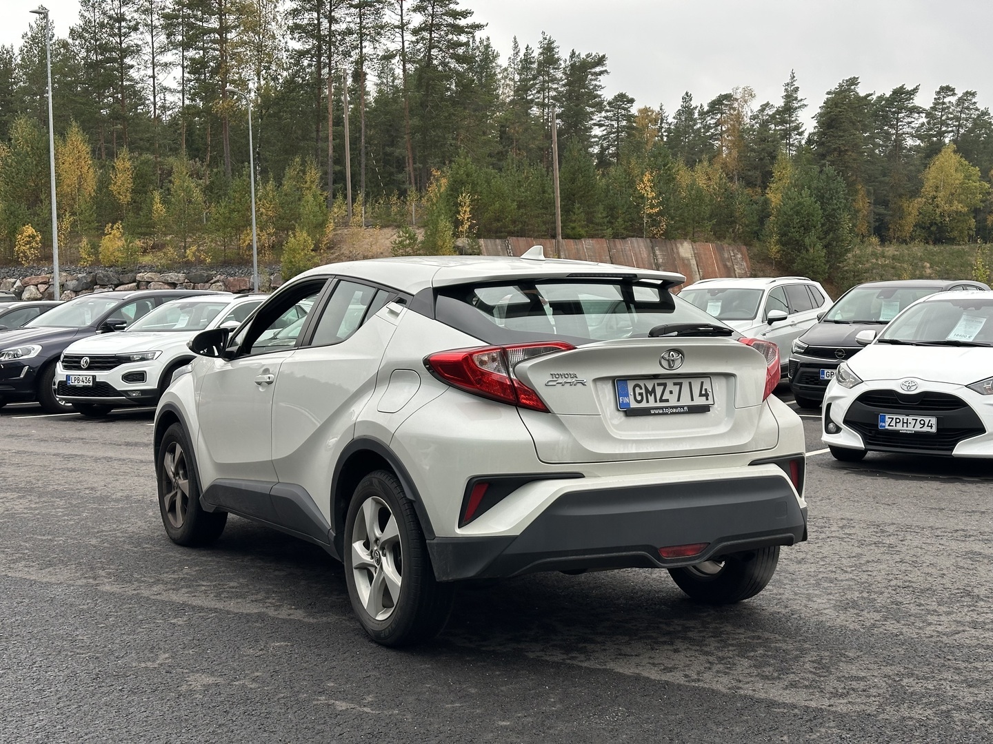 Toyota C-HR 1,2 T Active Multidrive S 2018, photo 3/11