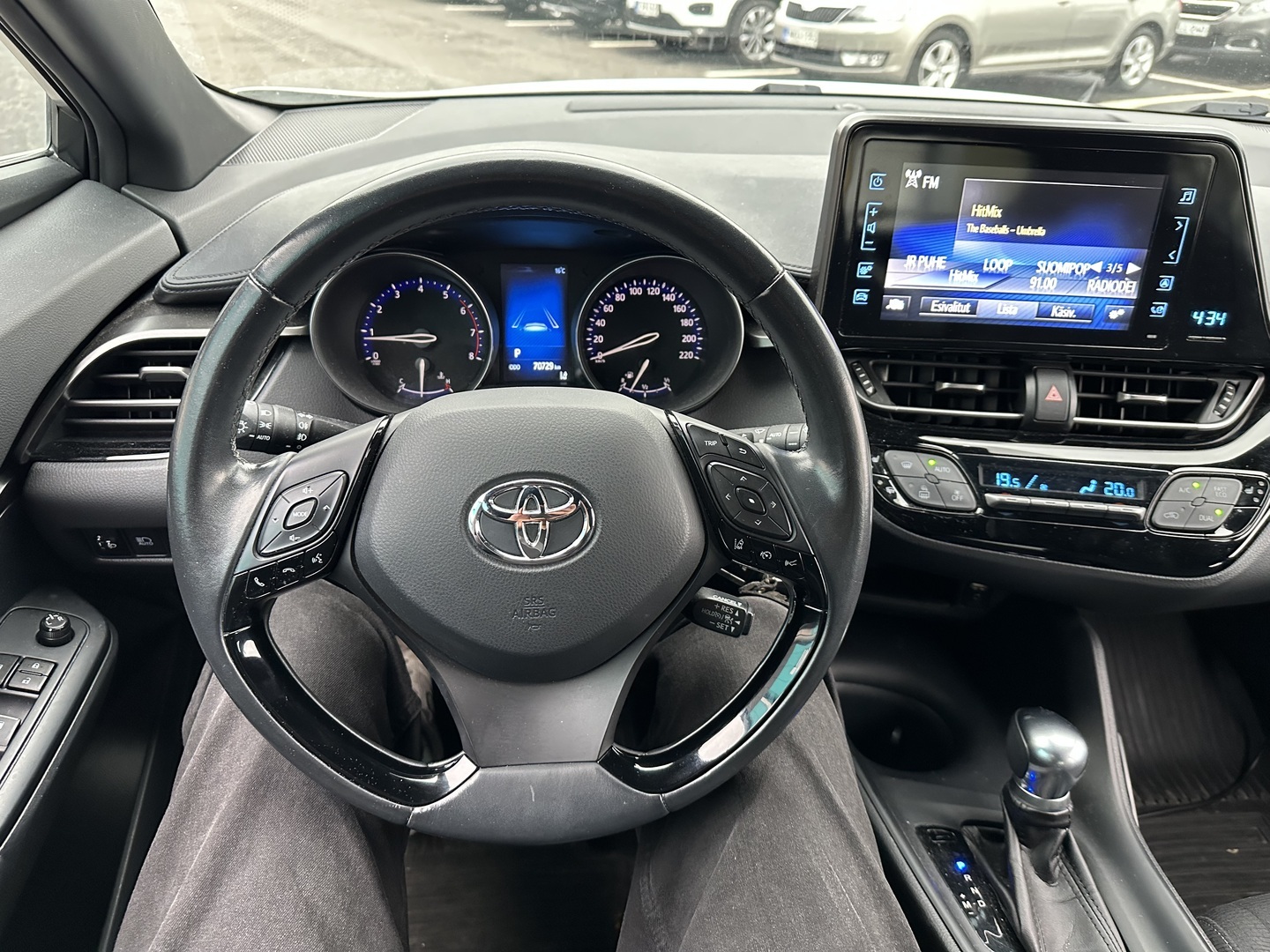 Toyota C-HR 1,2 T Active Multidrive S 2018, photo 7/11