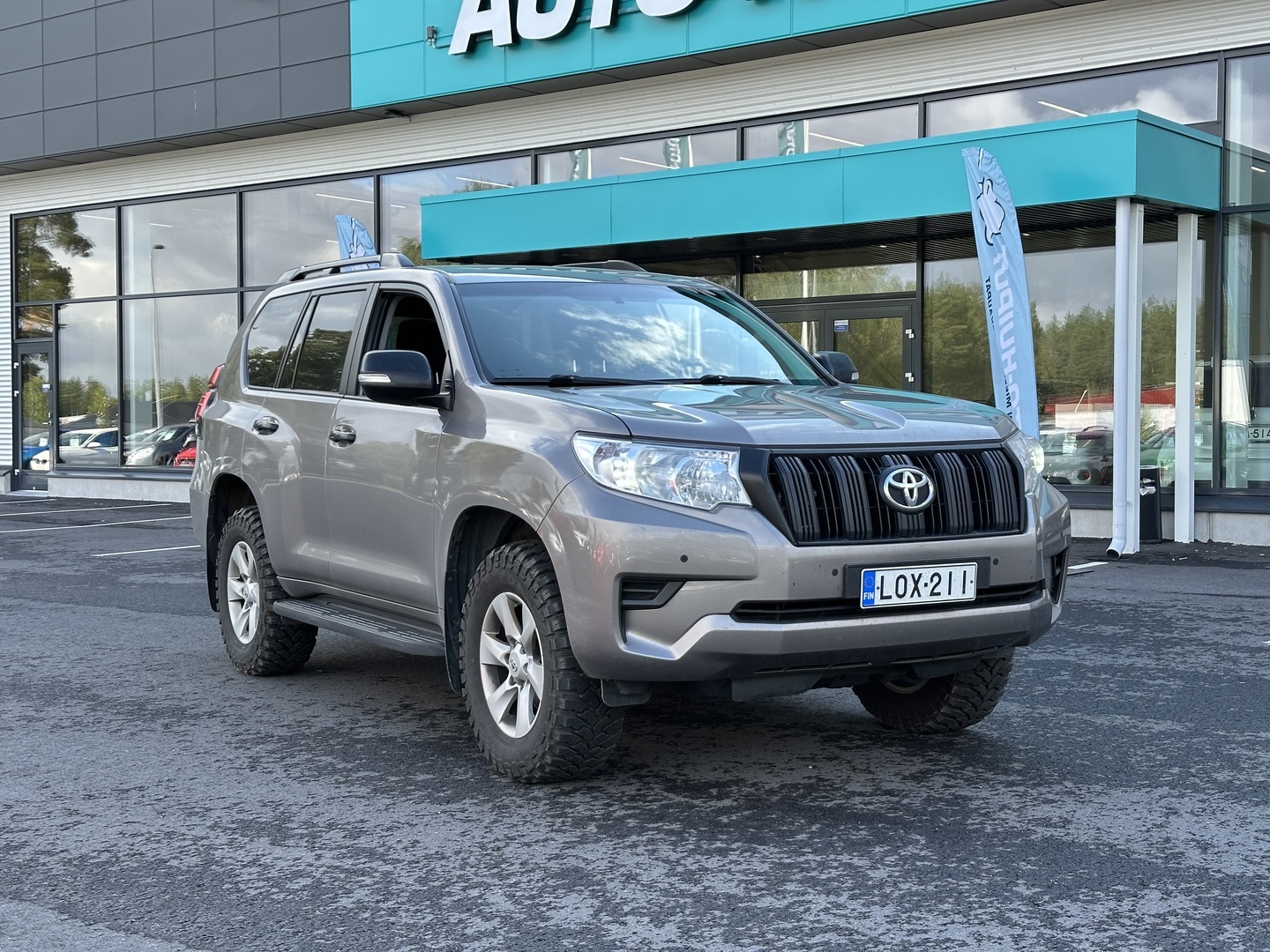 Auto Toyota Land Cruiser
