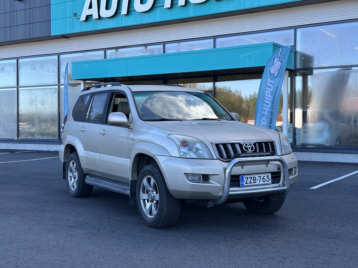 Auto Toyota Land Cruiser