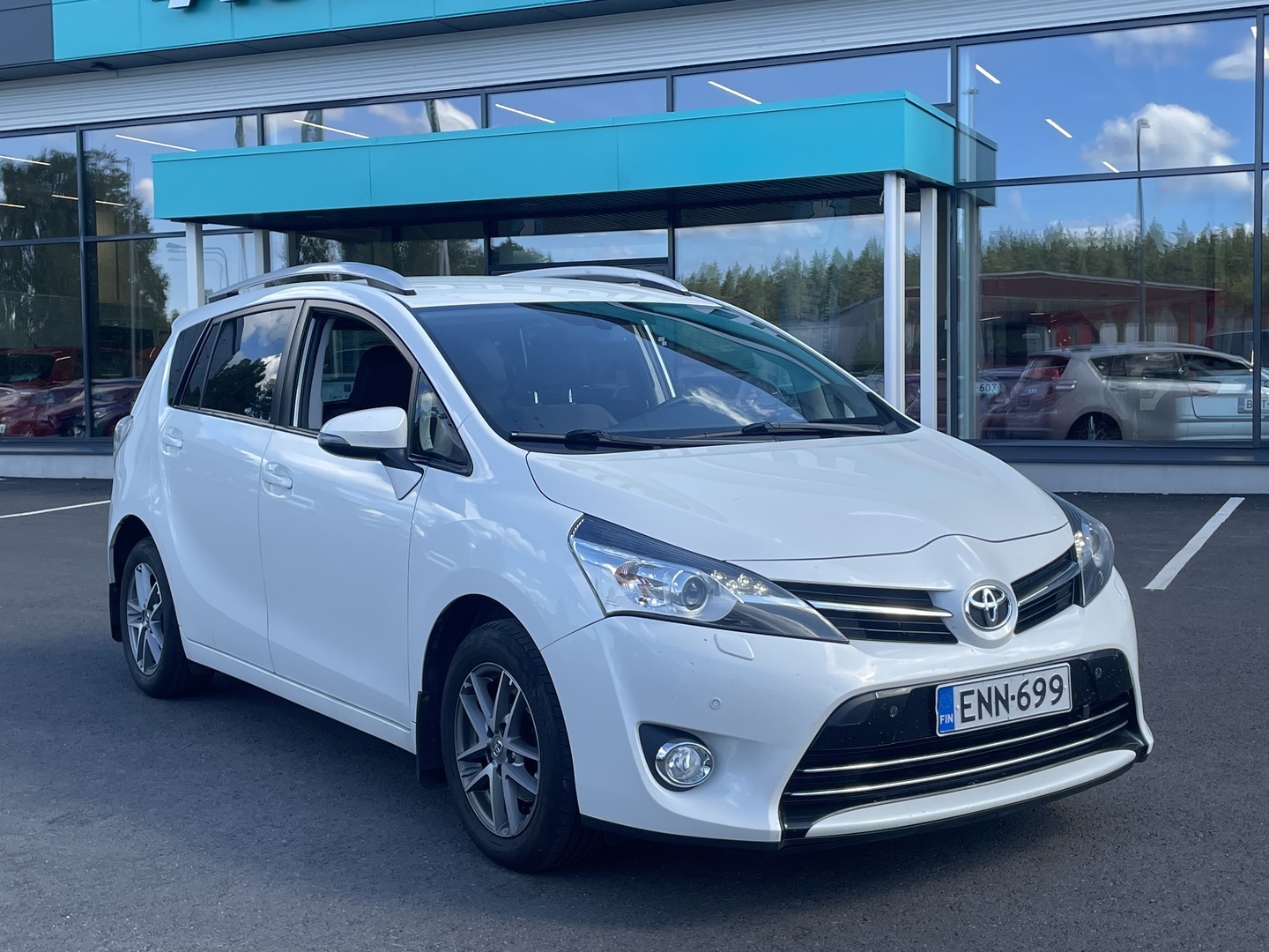 Auto Toyota Verso