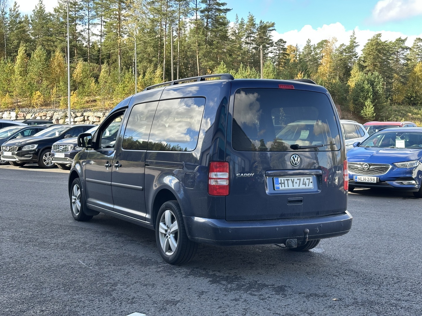 Volkswagen Caddy Maxi 2011, photo 2/10
