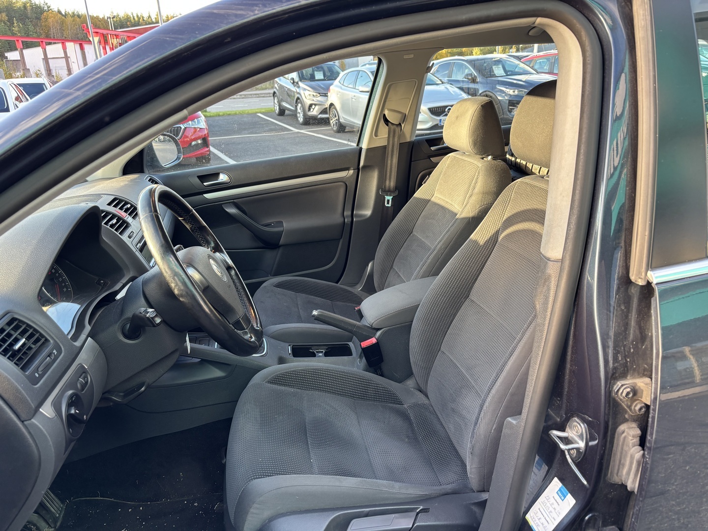 Volkswagen Golf 2009, kuva 3/4