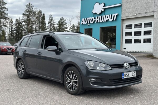 Volkswagen - Golf