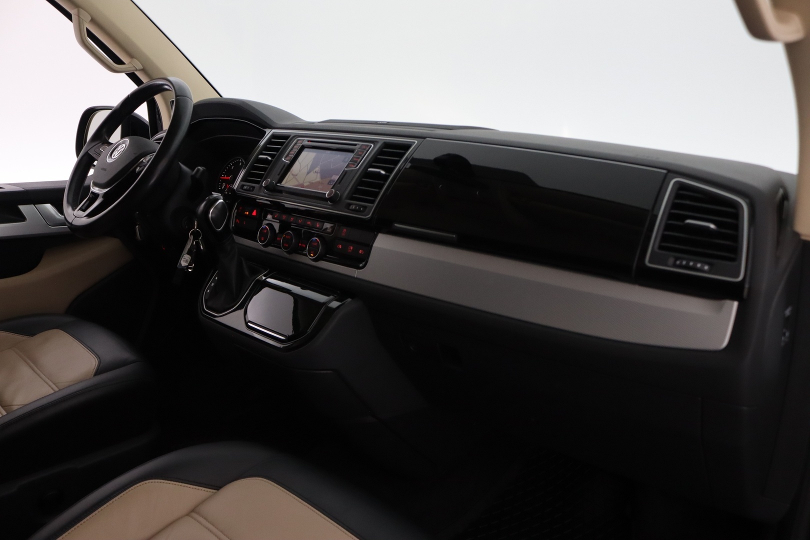 Volkswagen Multivan 2016, kuva 7/28