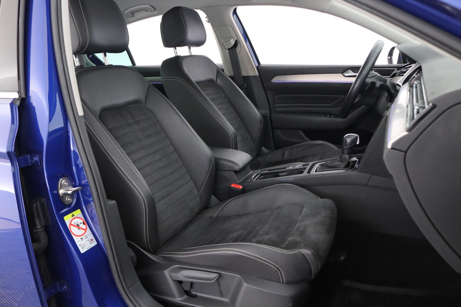 Volkswagen Passat 2020, kuva 7/31