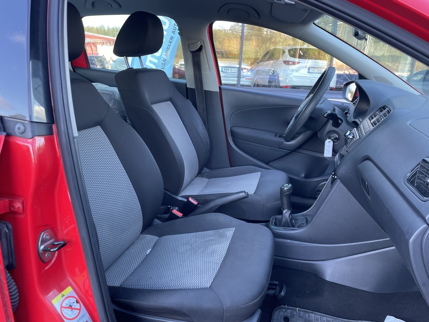 Volkswagen Polo 2010, bild 5/7