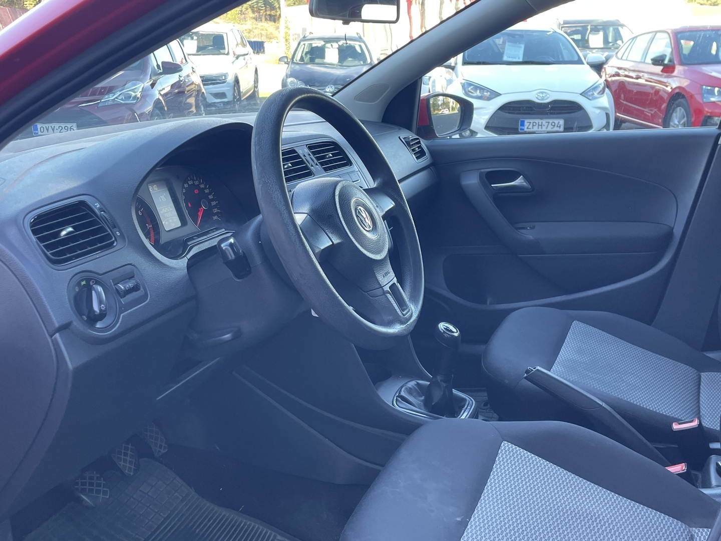 Volkswagen Polo 2010, bild 6/7