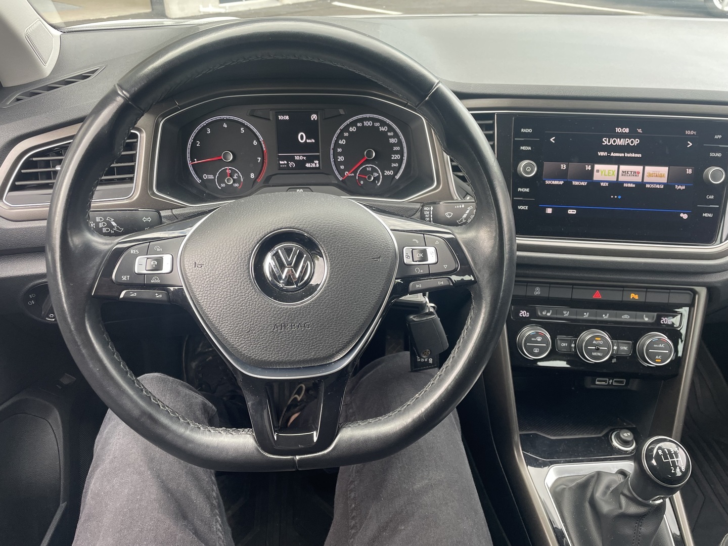 Volkswagen T-Roc 2018, photo 7/16