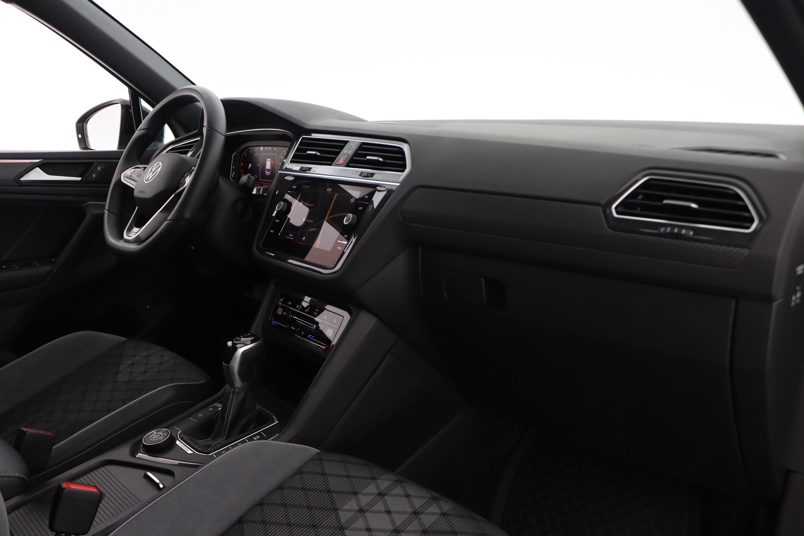 Volkswagen Tiguan 2021, photo 7/30