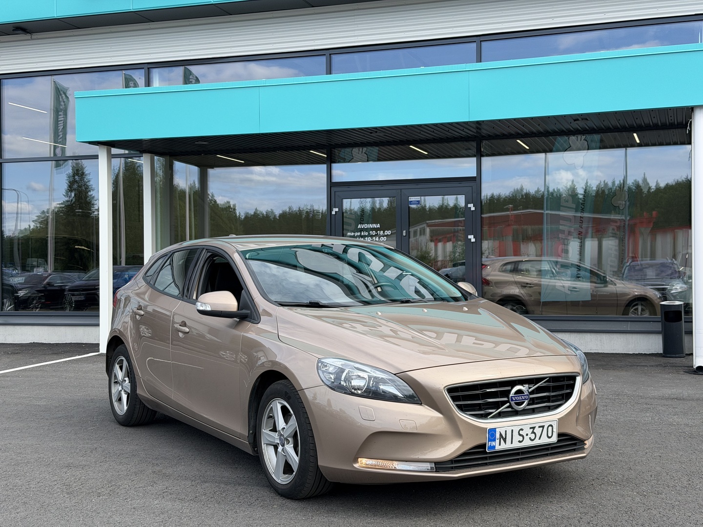 Auto Volvo V40