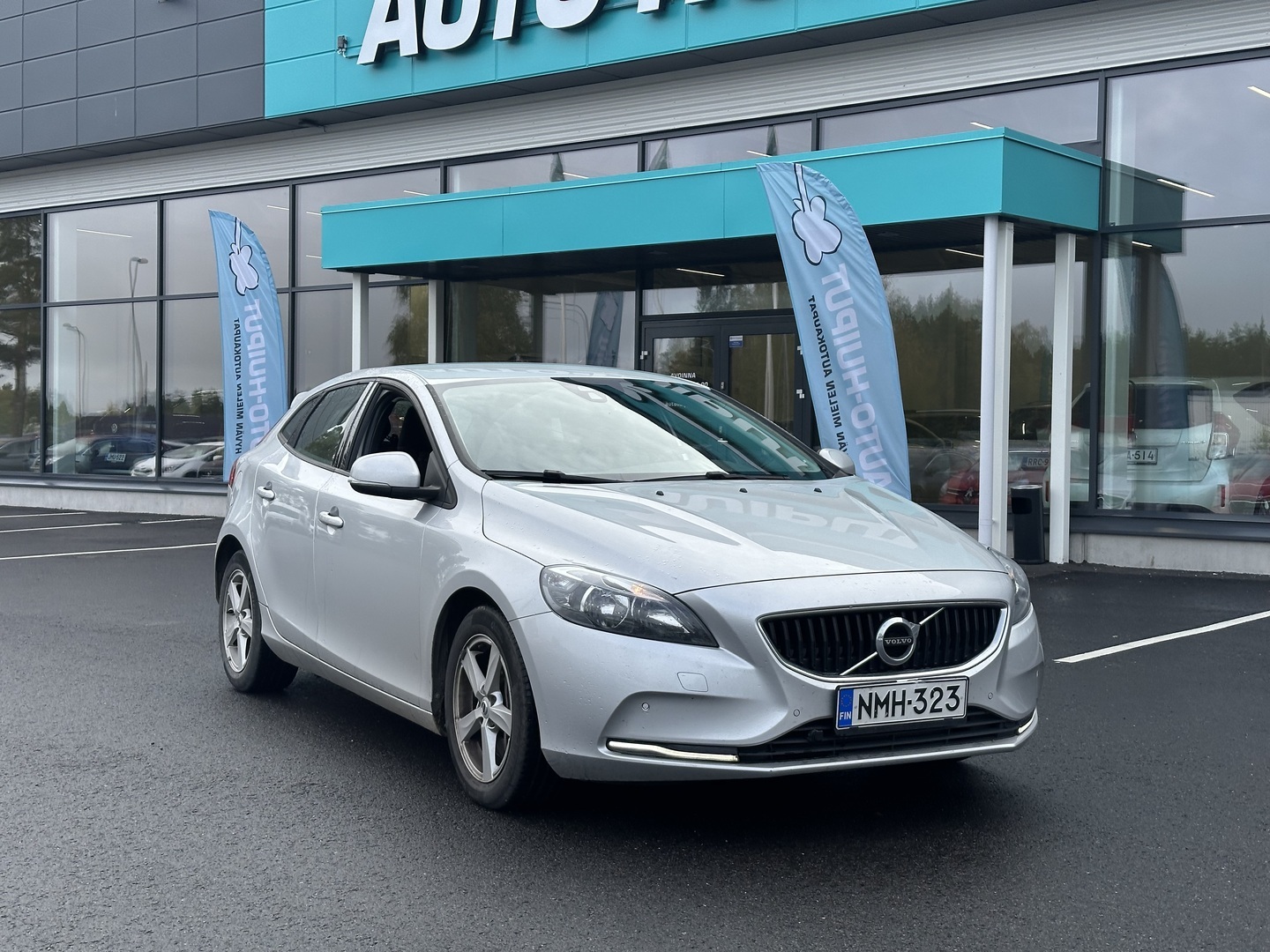Auto Volvo V40