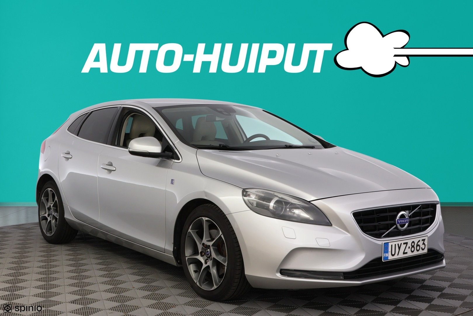 Auto Volvo V40