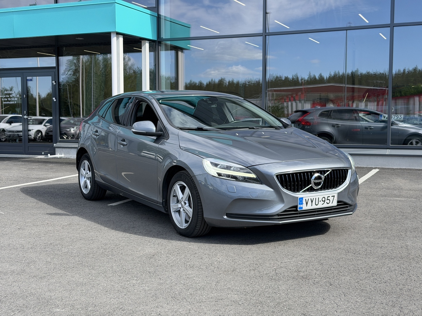 Auto Volvo V40