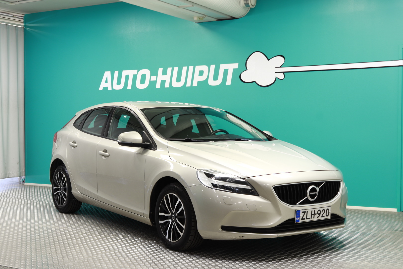 Volvo - V40