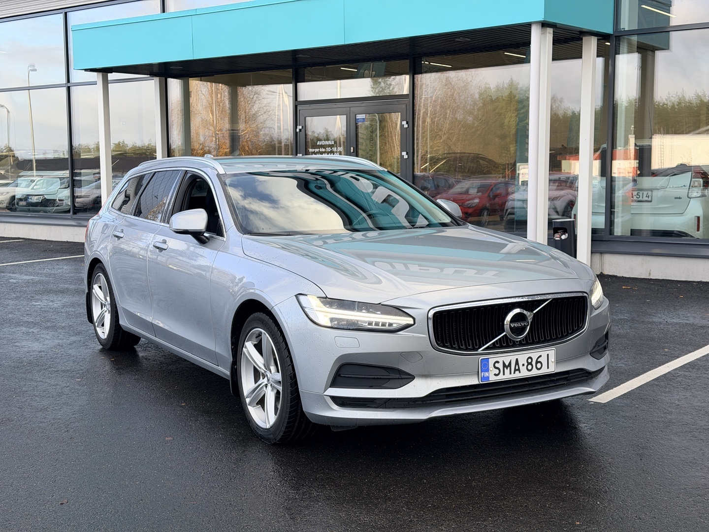 Auto Volvo V90