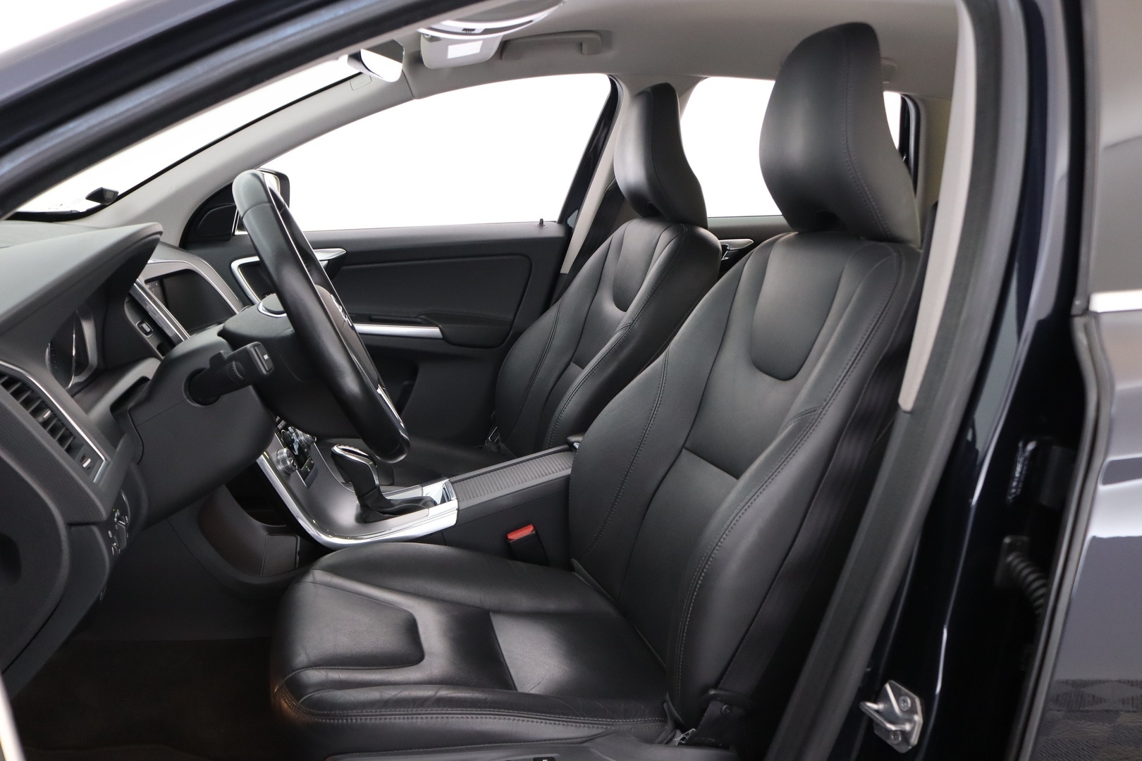Volvo XC60 2017, kuva 7/26